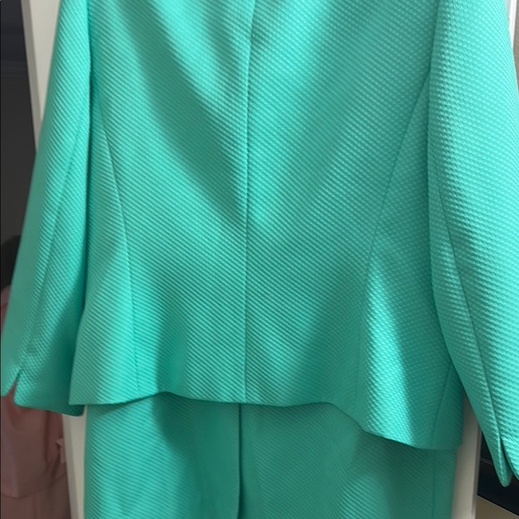 Evan Picone Women's Teal Suit - Picture 4 of 5